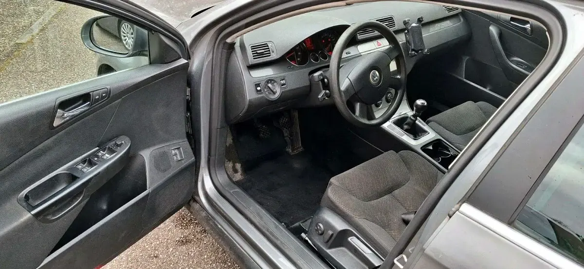 Gebraucht VW Passat 150 PS (110 kW) 2006 Grau Kombi
