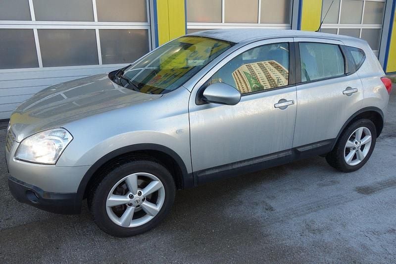 Silber Gebraucht 2009 Nissan Qashqai Acenta SUV | 3.499 € (Superpreis) - Bild 1/4