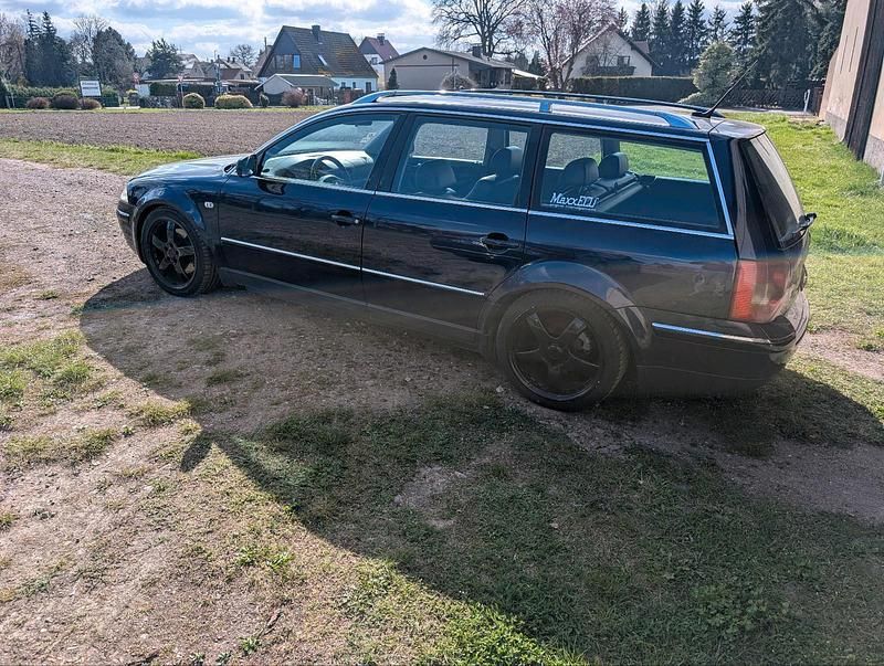 Gebraucht VW Passat 150 PS (110 kW) 2001 Blau Kombi