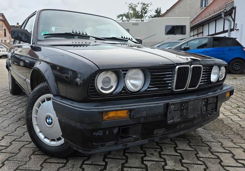 Schwarz Gebraucht 1989 BMW 316 Coupé | 2.999 € - Bild 1/4