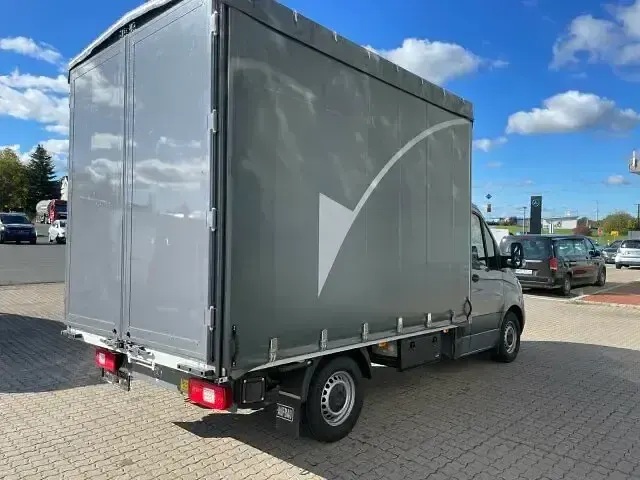 Gebraucht Mercedes Sprinter 190 PS (139 kW) 2024 Grau Van
