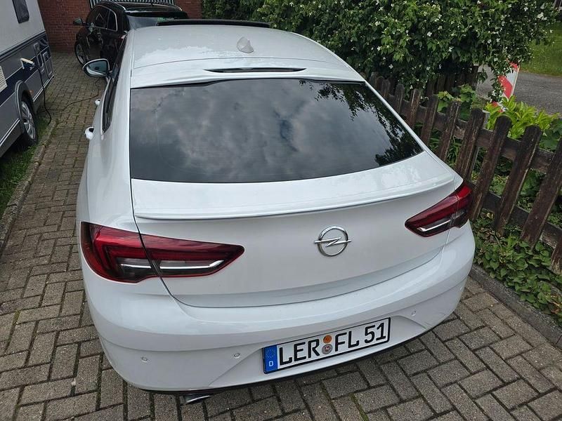 Gebraucht Opel Insignia 170 PS (125 kW) 2017 Weiß Limousine