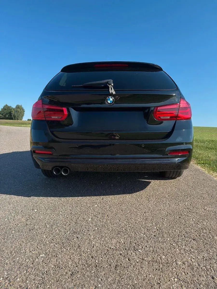 Gebraucht BMW 320 Sport Line 190 PS (139 kW) 2017 Schwarz Kombi