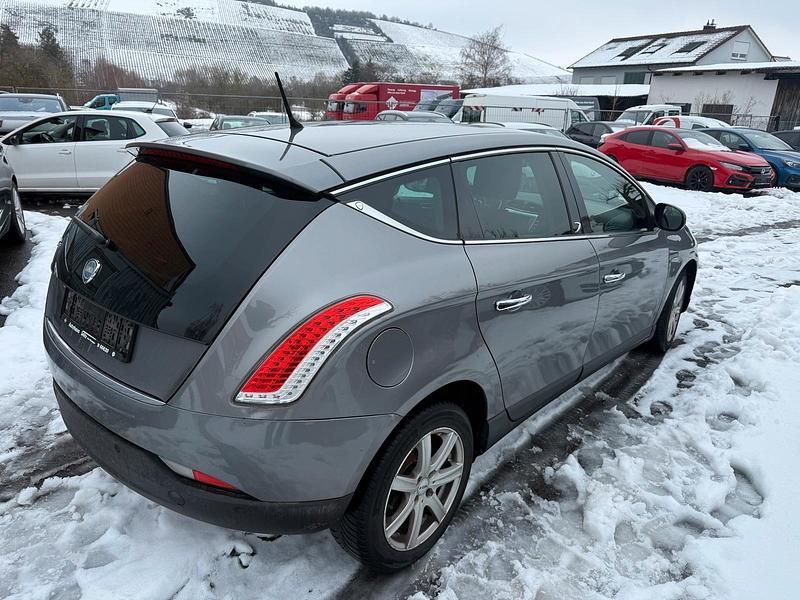 Gebraucht Lancia Delta 120 PS (88 kW) 2010 Silber Kleinwagen