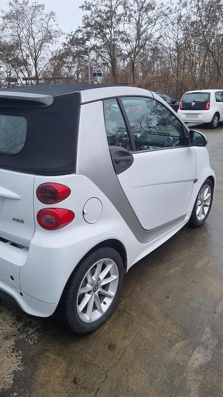 Gebraucht Smart ForTwo Cabrio 71 PS (52 kW) 2012 Weiß Cabrio
