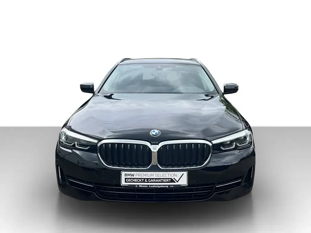 Gebraucht BMW 530 Sport Line 286 PS (210 kW) 2023 Schwarz Kombi