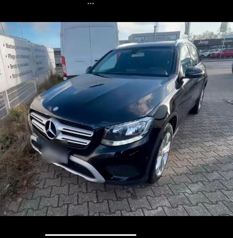 Schwarz Gebraucht 2016 Mercedes GLC250 SUV | 17.350 € (Guter Preis) - Bild 1/4