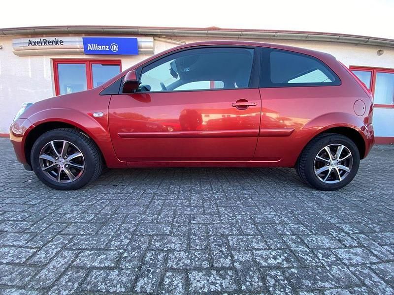 Gebraucht Ford Fiesta Style 69 PS (50 kW) 2008 Rot Kleinwagen