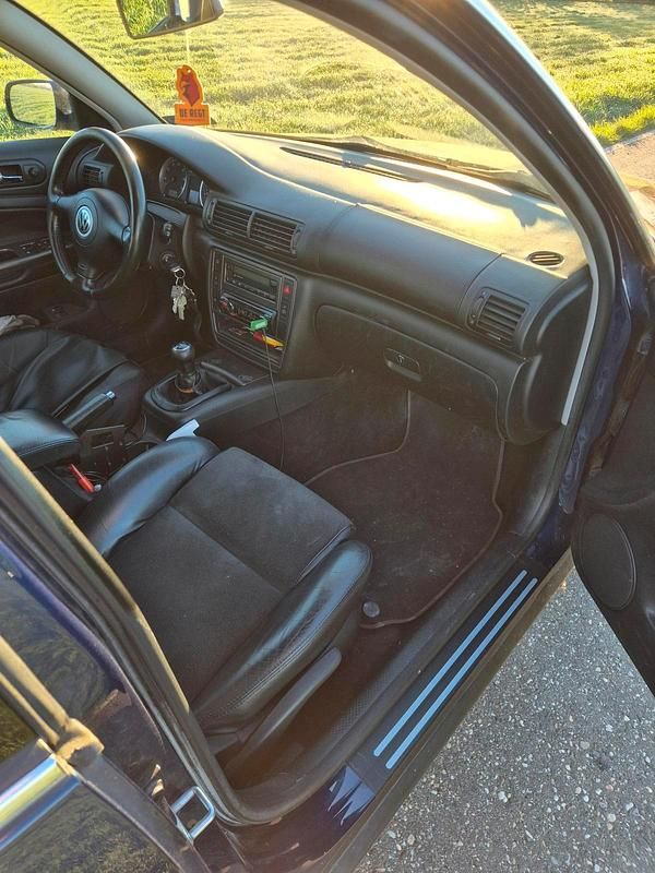 Gebraucht VW Passat 115 PS (84 kW) 2002 Blau Limousine