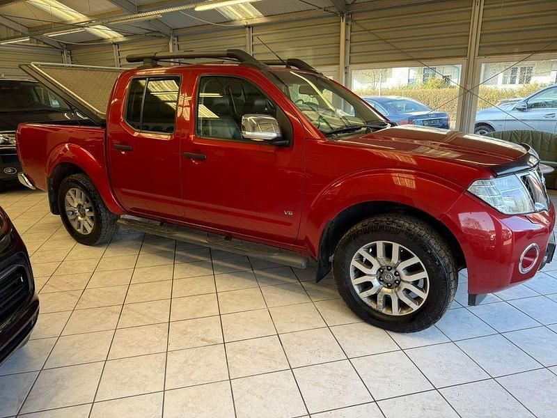Gebraucht Nissan Navara 231 PS (169 kW) 2012 Rot Abholung