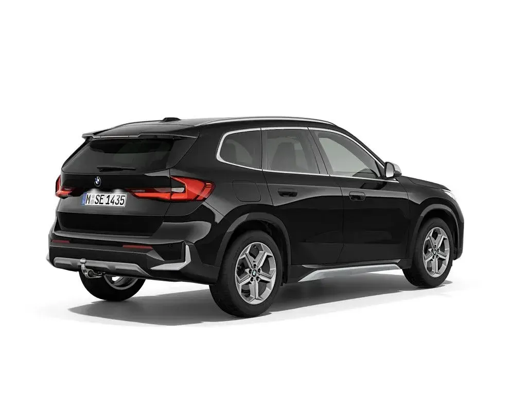 Gebraucht BMW X1 xLine 136 PS (100 kW) 2023 Schwarz / saphirschwarz (metallic) SUV