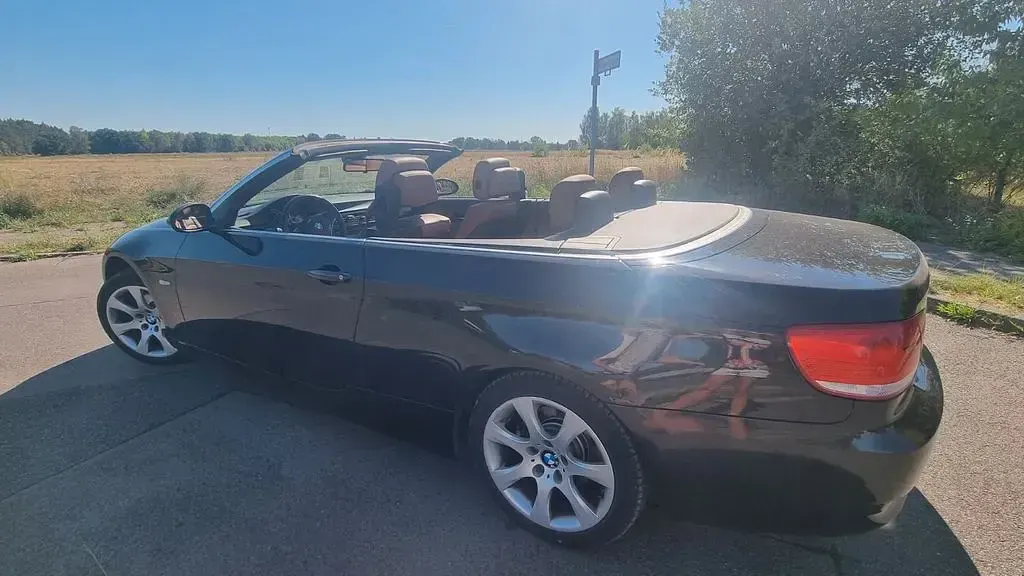 Gebraucht BMW 320 Cabriolet 170 PS (125 kW) 2009 Schwarz Cabrio