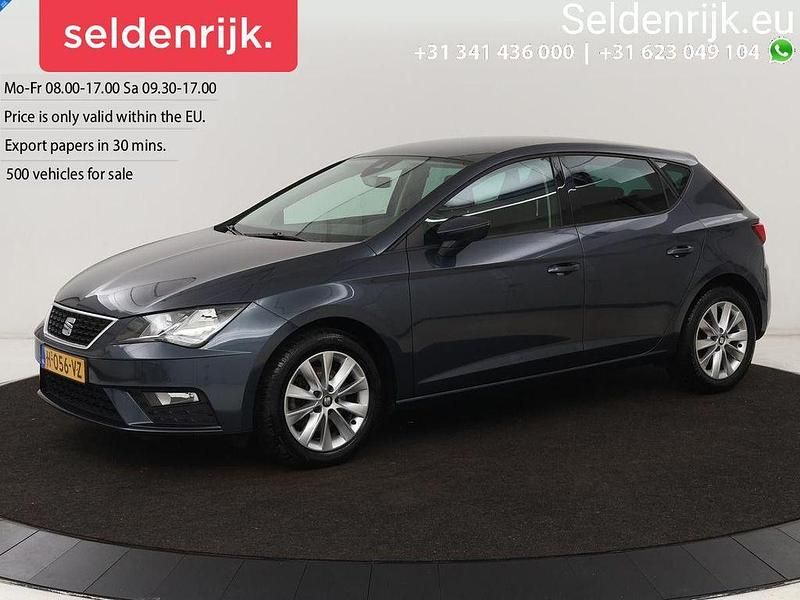 Grau Gebraucht 2020 Seat Leon Style Limousine | 14.201 € (Superpreis) - Bild 1/3