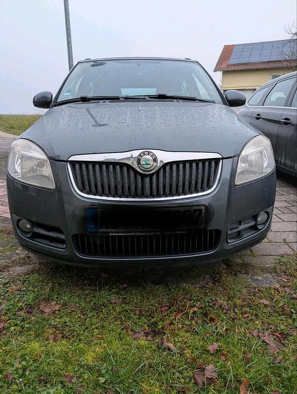Grau Gebraucht 2009 Skoda Fabia Kombi | 3.333 € (Etwas zu teuer) - Bild 1/4