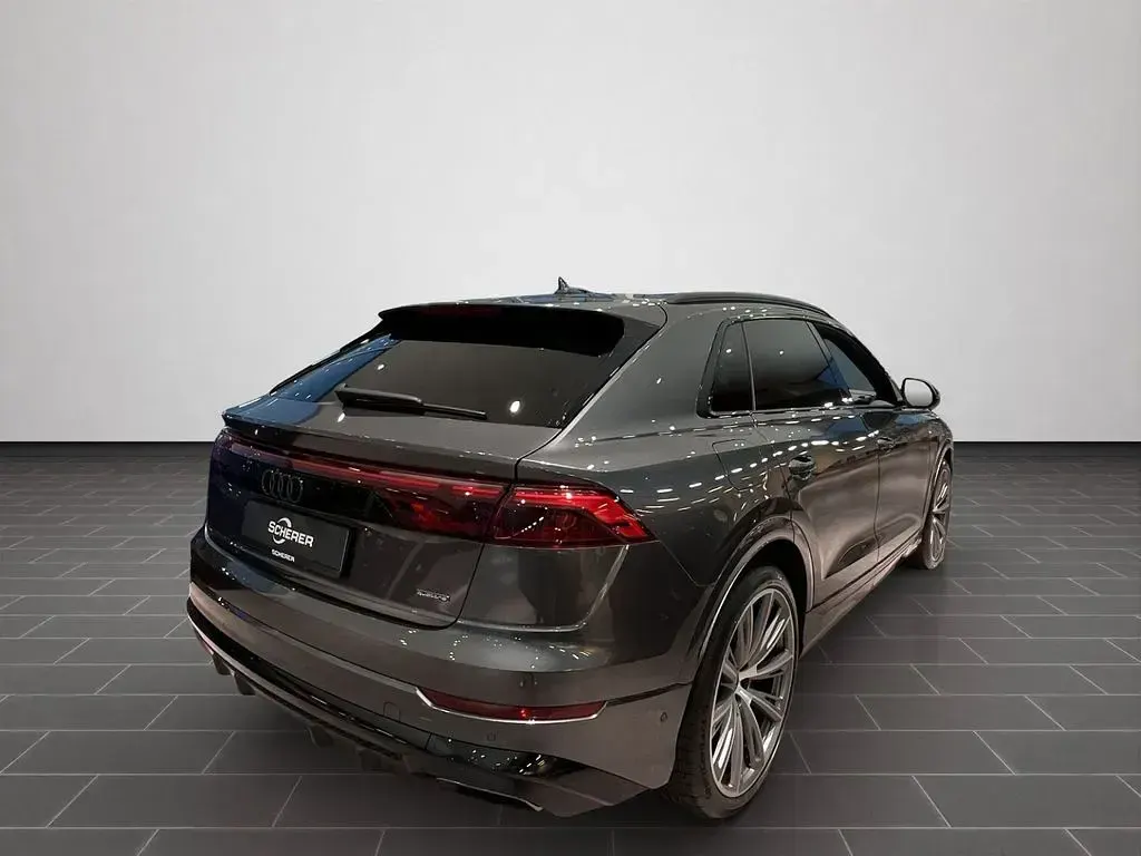 Gebraucht Audi Q8 Business 231 PS (169 kW) 2025 Grau SUV