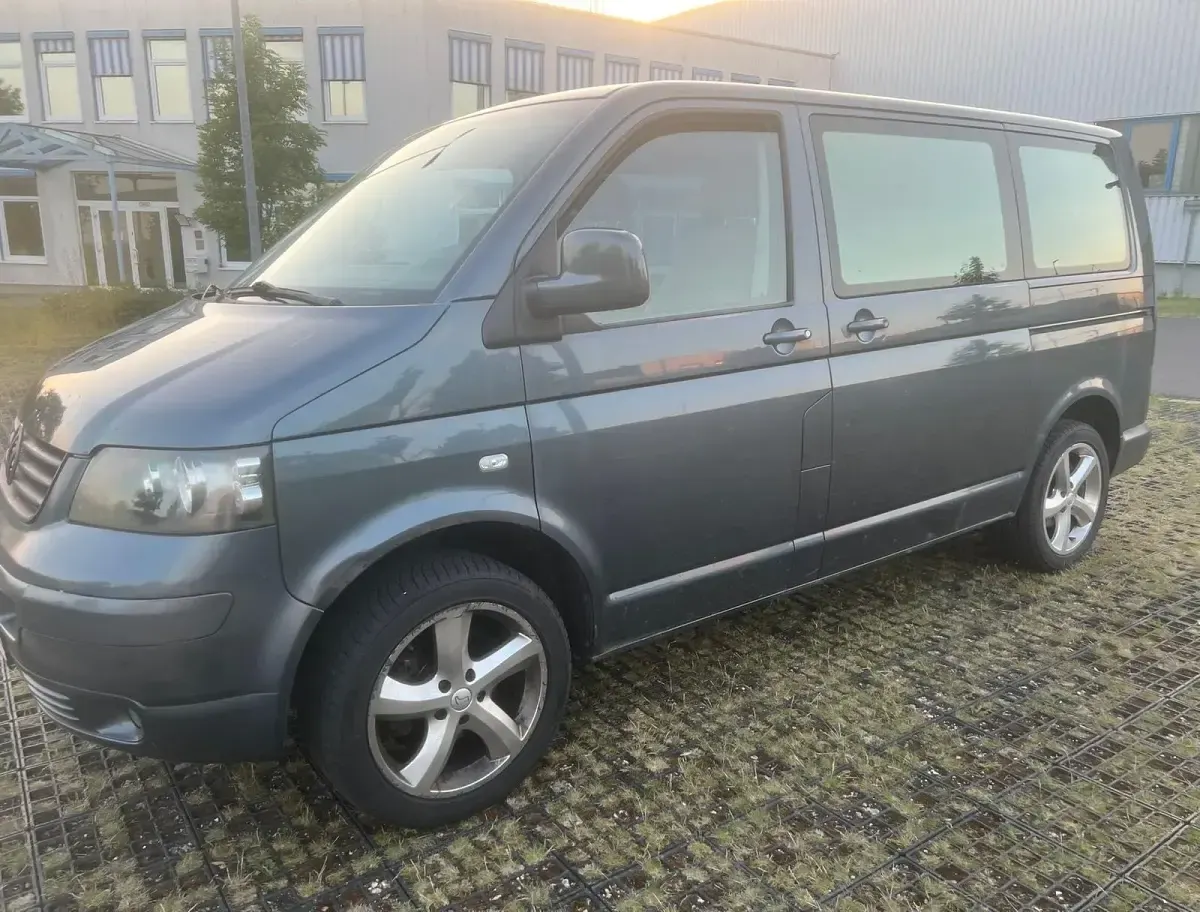 Gebraucht VW Transporter 174 PS (127 kW) 2004 Grau Van