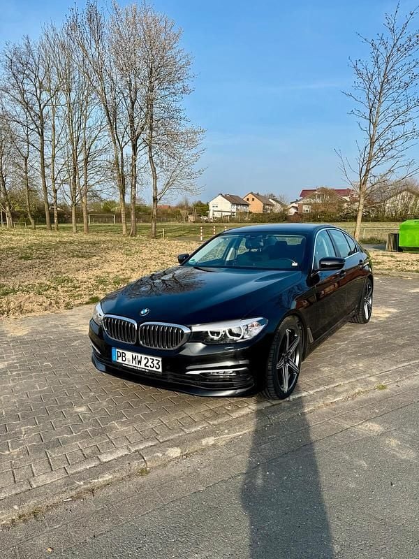 Schwarz Gebraucht 2018 BMW 520 Limousine | 26.000 € - Bild 1/4