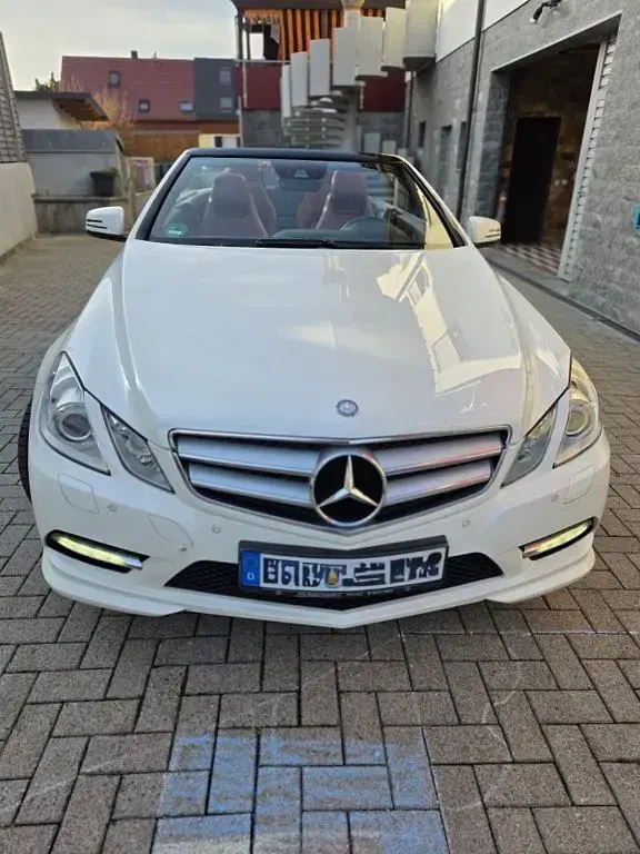 Gebraucht Mercedes E300 Elegance 252 PS (185 kW) 2012 Weiß Cabrio
