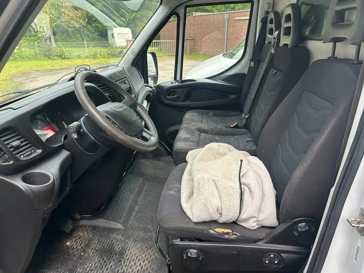 Second-hand Iveco Daily 115 CP (84 kW) 2018 Alb