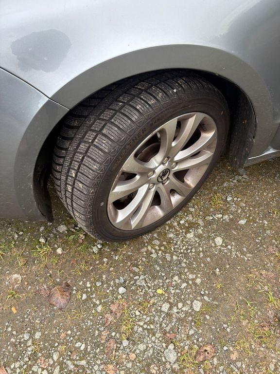 Silber Gebraucht 2011 Skoda Superb Elegance Kombi | 5.100 € (Superpreis) - Bild 1/4