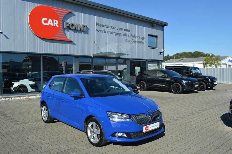 Blau Gebraucht 2019 Skoda Fabia Cool Plus Limousine | 10.990 € (Guter Preis) - Bild 1/4