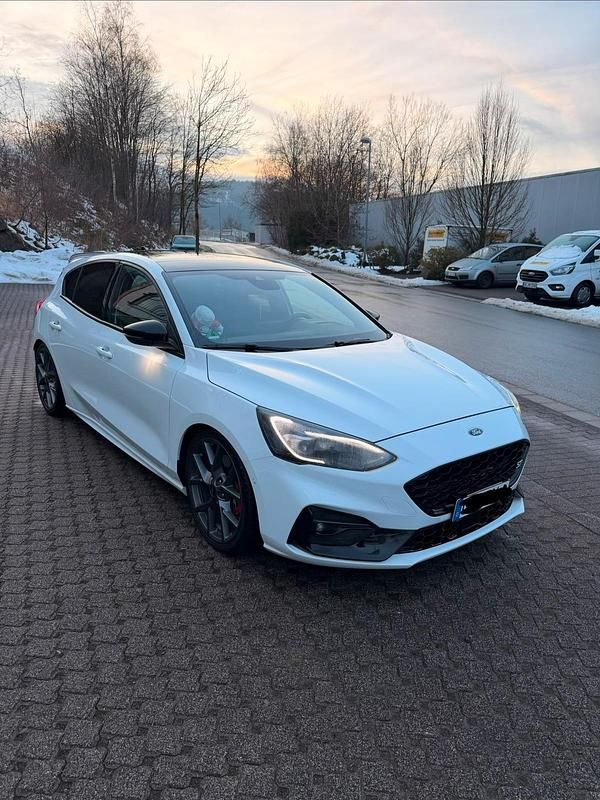 Gebraucht Ford Focus Performance Edition 280 PS (205 kW) 2021 Weiß Limousine