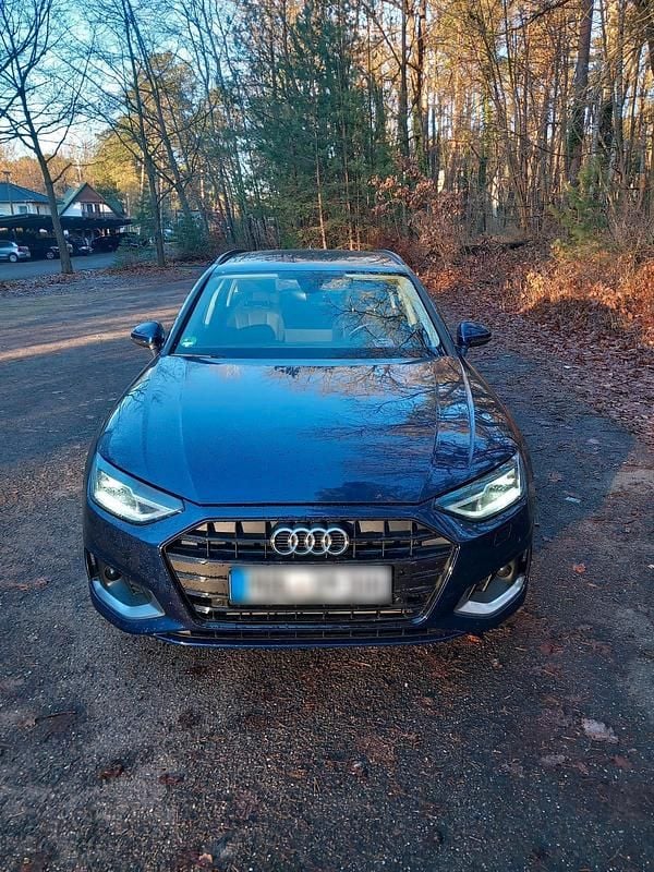 Second-hand Audi A4 Advanced 150 CP (110 kW) 2019 Albastru Break