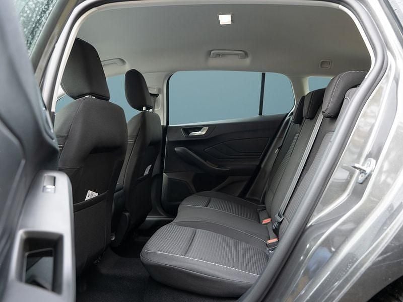 Neu Ford Focus 155 PS (114 kW) 2026 Grau Kombi