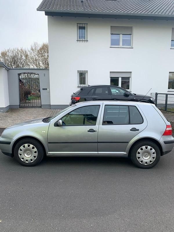 Gebraucht VW Golf IV 75 PS (55 kW) 2003 Silber Kleinwagen