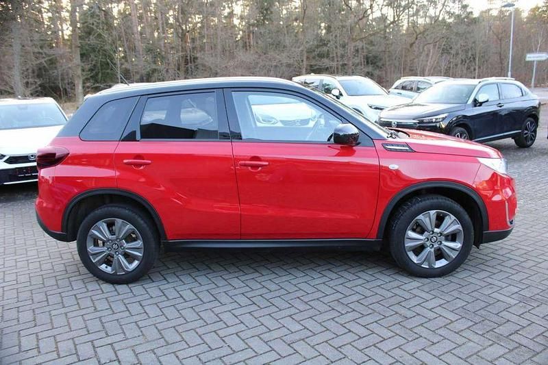 Gebraucht Suzuki Vitara Comfort 111 PS (81 kW) 2019 Rot SUV