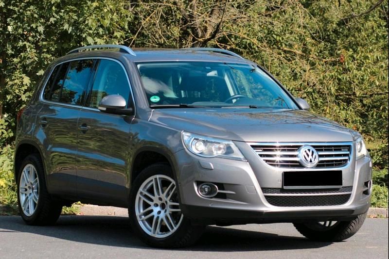 Grau Gebraucht 2010 VW Tiguan SUV | 8.800 € (Fairer Preis) - Bild 1/4