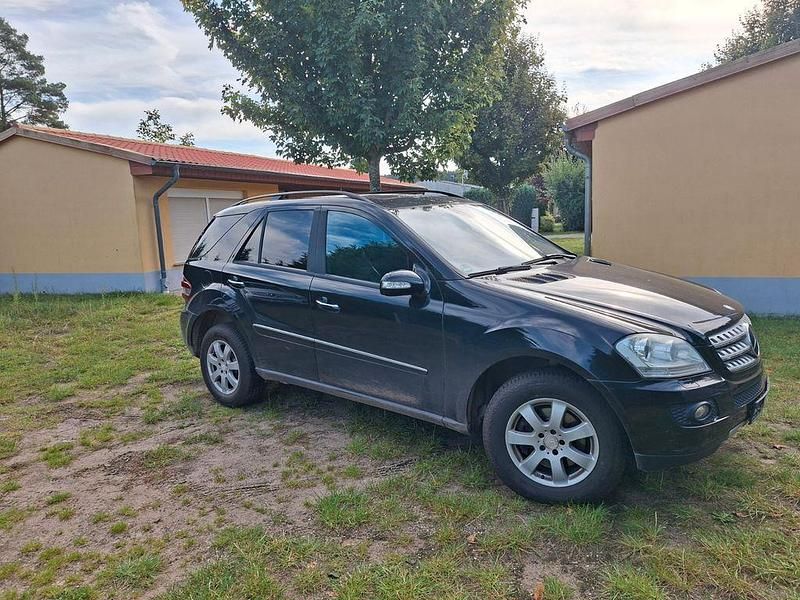 Gebraucht Mercedes ML320 224 PS (164 kW) 2005 Schwarz SUV