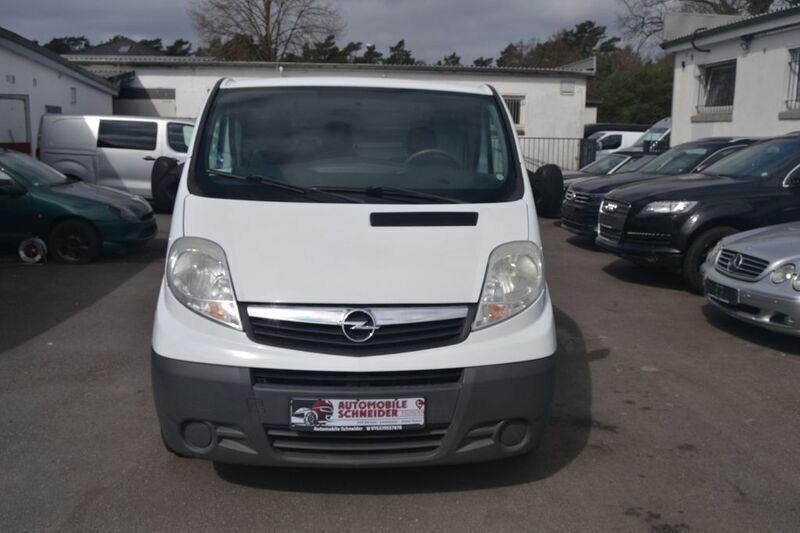 Weiß Gebraucht 2012 Opel Vivaro Van | 5.700 € (Guter Preis) - Bild 1/4