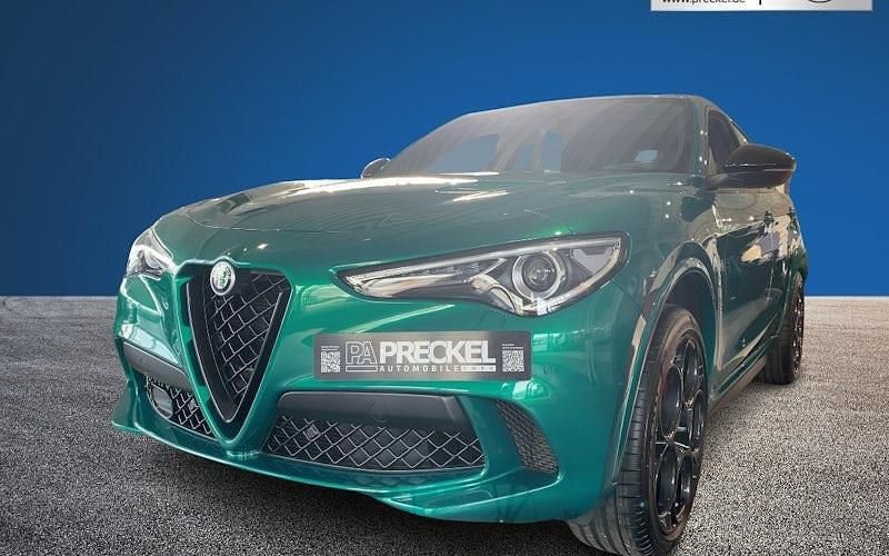 Grün Gebraucht 2024 Alfa Romeo Stelvio Quadrifoglio SUV | 75.900 € - Bild 1/4