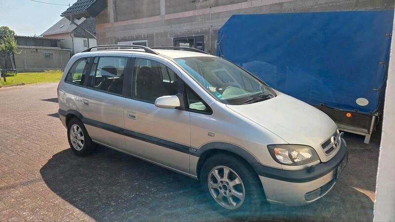 Grau Gebraucht 2005 Opel Zafira Njoy Van / Kleinbus | 750 € (Superpreis) - Bild 1/4