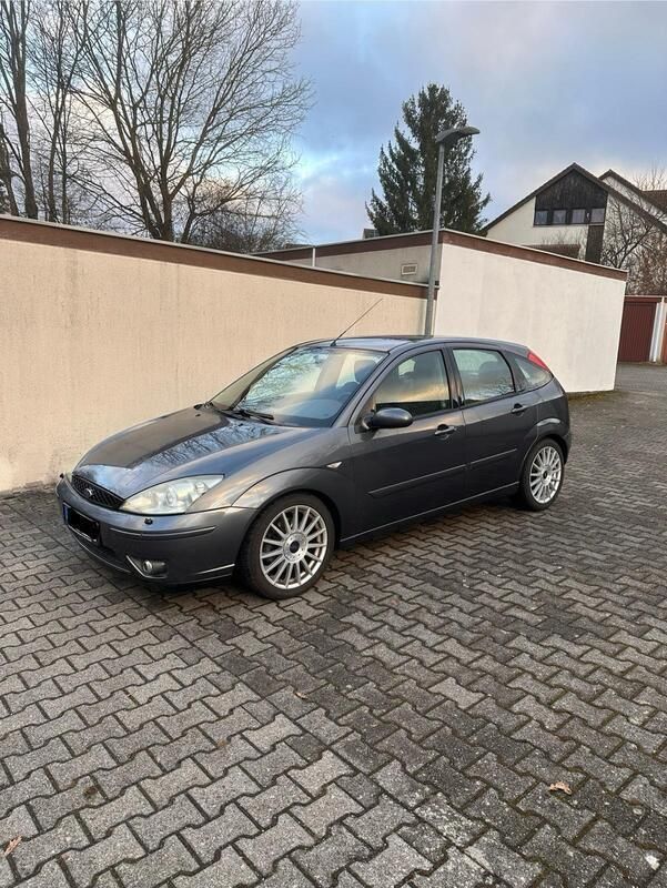 Grau Gebraucht 2003 Ford Focus ST Kleinwagen | 1.290 € - Bild 1/4