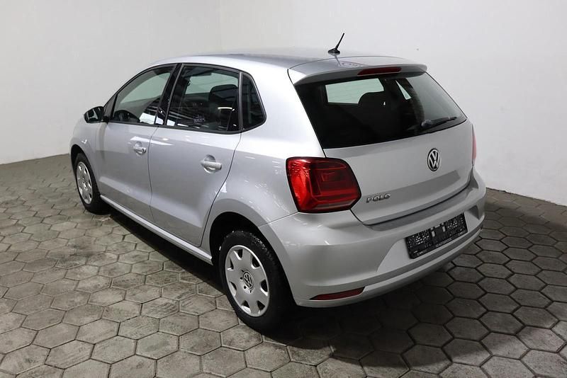 Gebraucht VW Polo Trendline 60 PS (44 kW) 2015 Silber Kleinwagen