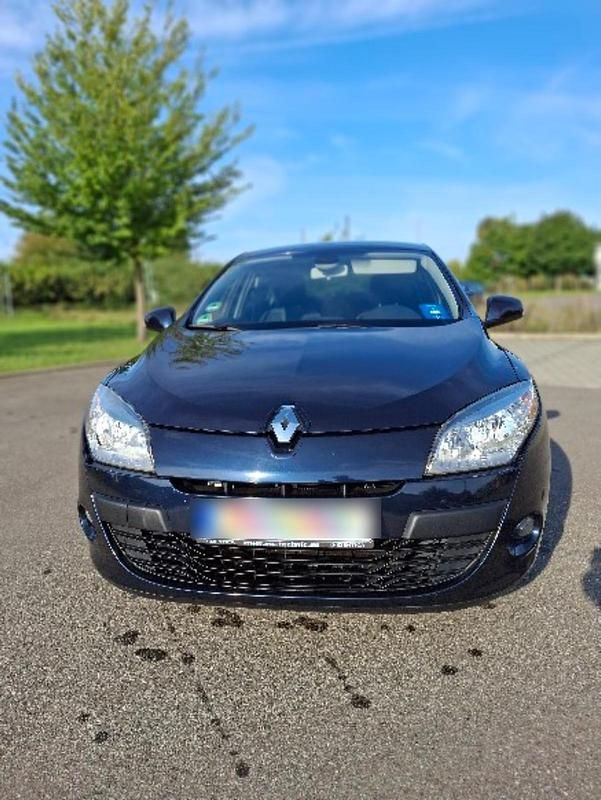 Blau Gebraucht 2008 Renault Mégane II Dynamique Limousine | 4.200 € - Bild 1/4