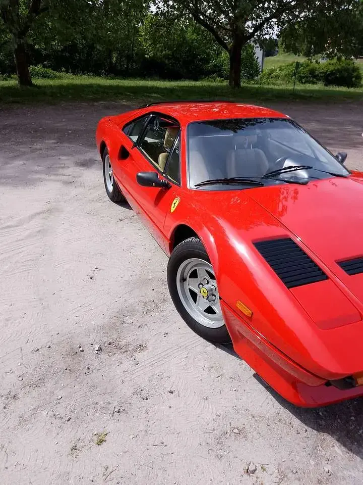 Gebraucht Ferrari 208 220 PS (161 kW) 1983 Rot Coupé