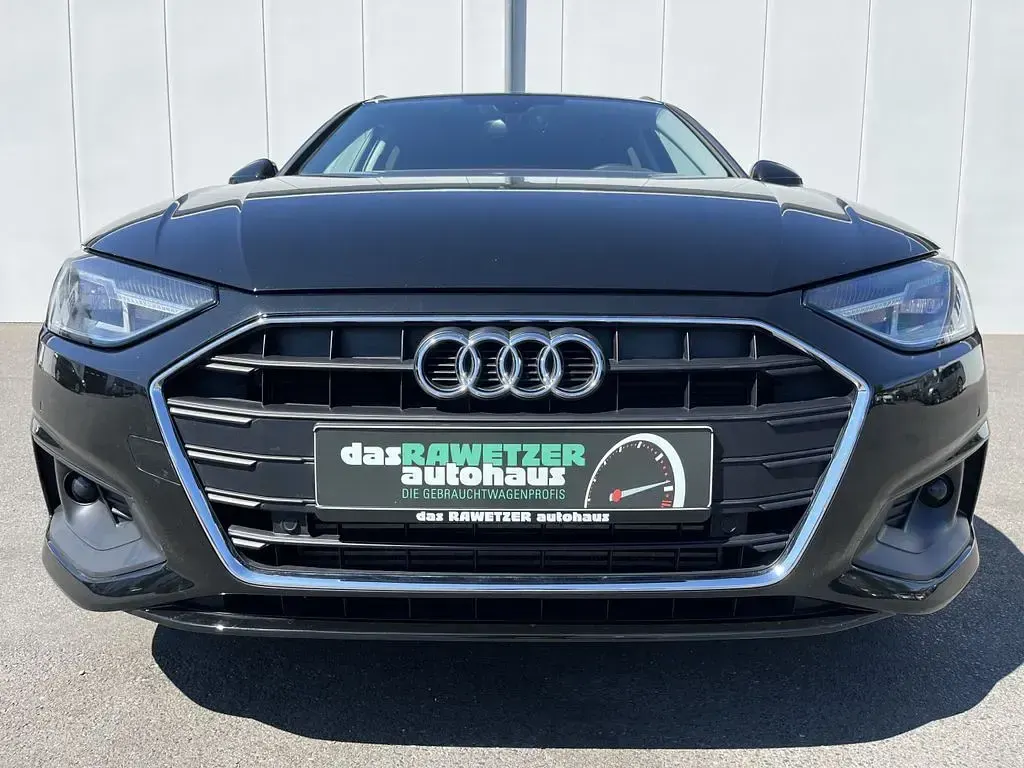 Gebraucht Audi A4 150 PS (110 kW) 2022 Mythosschwarz Kombi
