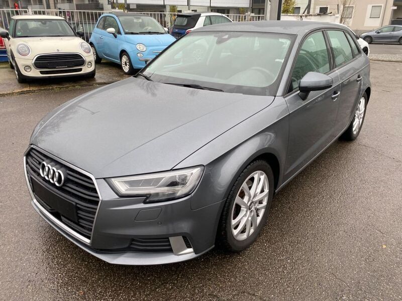 Grau Gebraucht 2017 Audi A3 Sportback Sport Kleinwagen | 17.890 € (Etwas zu teuer) - Bild 1/4