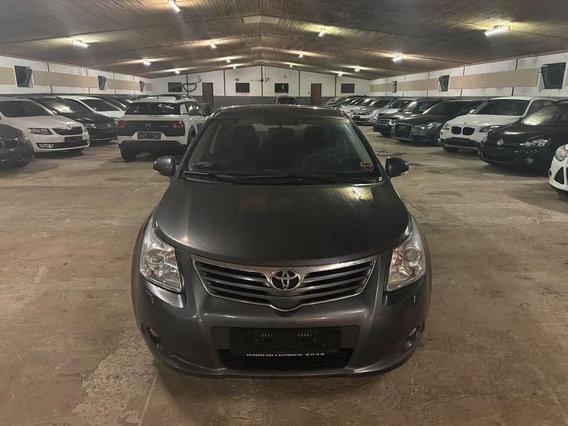 Gebraucht Toyota Avensis Sol 147 PS (108 kW) 2010 Grau Limousine