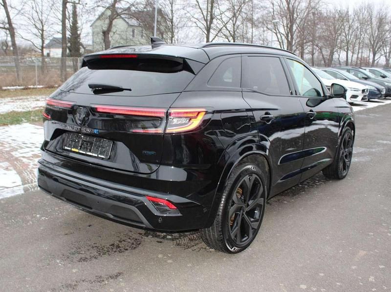 Gebraucht Renault Austral Iconic Esprit Alpine 199 PS (146 kW) 2023 Black pearl schwarz SUV