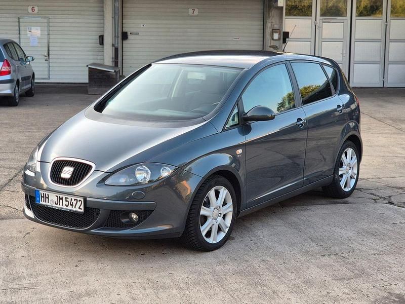 Grau Gebraucht 2009 Seat Altea Style Van / Kleinbus | 2.650 € (Guter Preis) - Bild 1/4