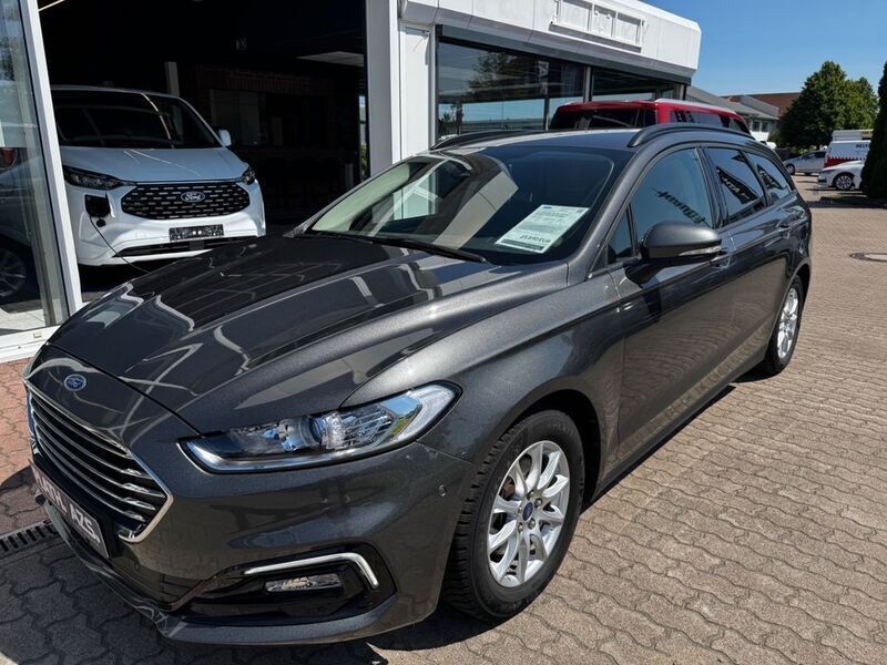 Grau Gebraucht 2021 Ford Mondeo Trend Limousine | 21.890 € (Teuer) - Bild 1/3