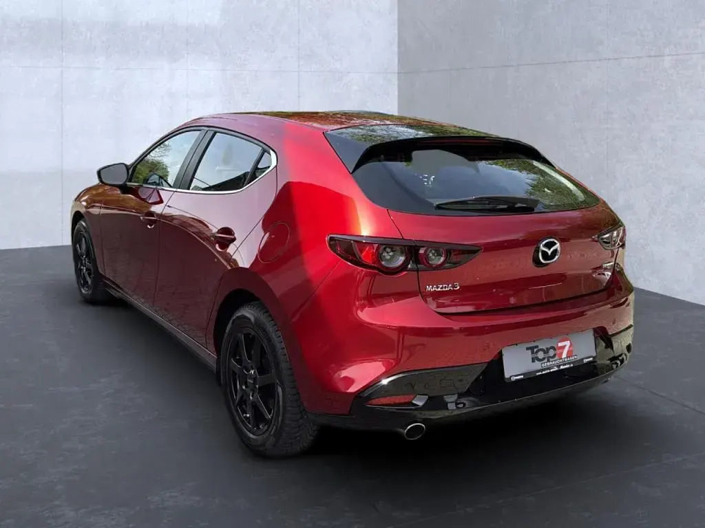 Gebraucht Mazda 3 Basis 122 PS (89 kW) 2022 Soul red crystal perleffekt (metallic) Limousine