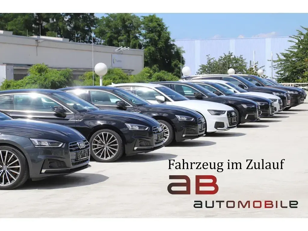 Gebraucht Audi Q8 Sportback e-tron Comfort 250 kW (340 PS) 2024 Soneirarot (metallic) SUV