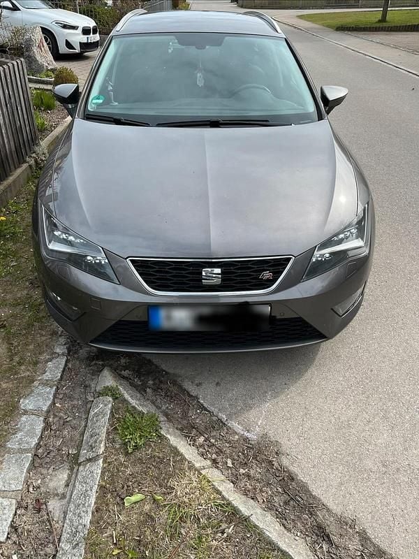 Second-hand Seat Leon 112 CP (82 kW) 2016 Gri Break
