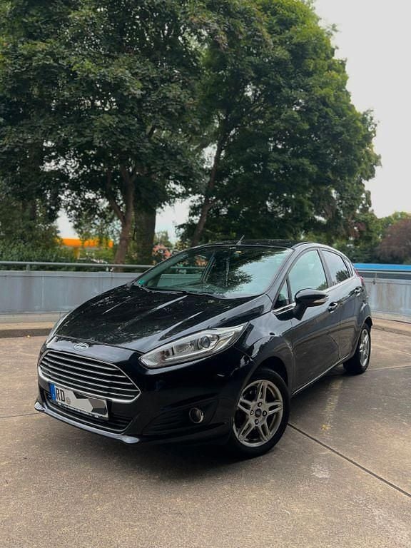 Schwarz Gebraucht 2013 Ford Fiesta Titanium Kleinwagen | 4.200 € (Superpreis) - Bild 1/4