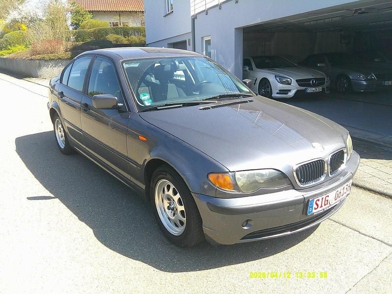 Gebraucht BMW 318 143 PS (105 kW) 2002 Grau Limousine